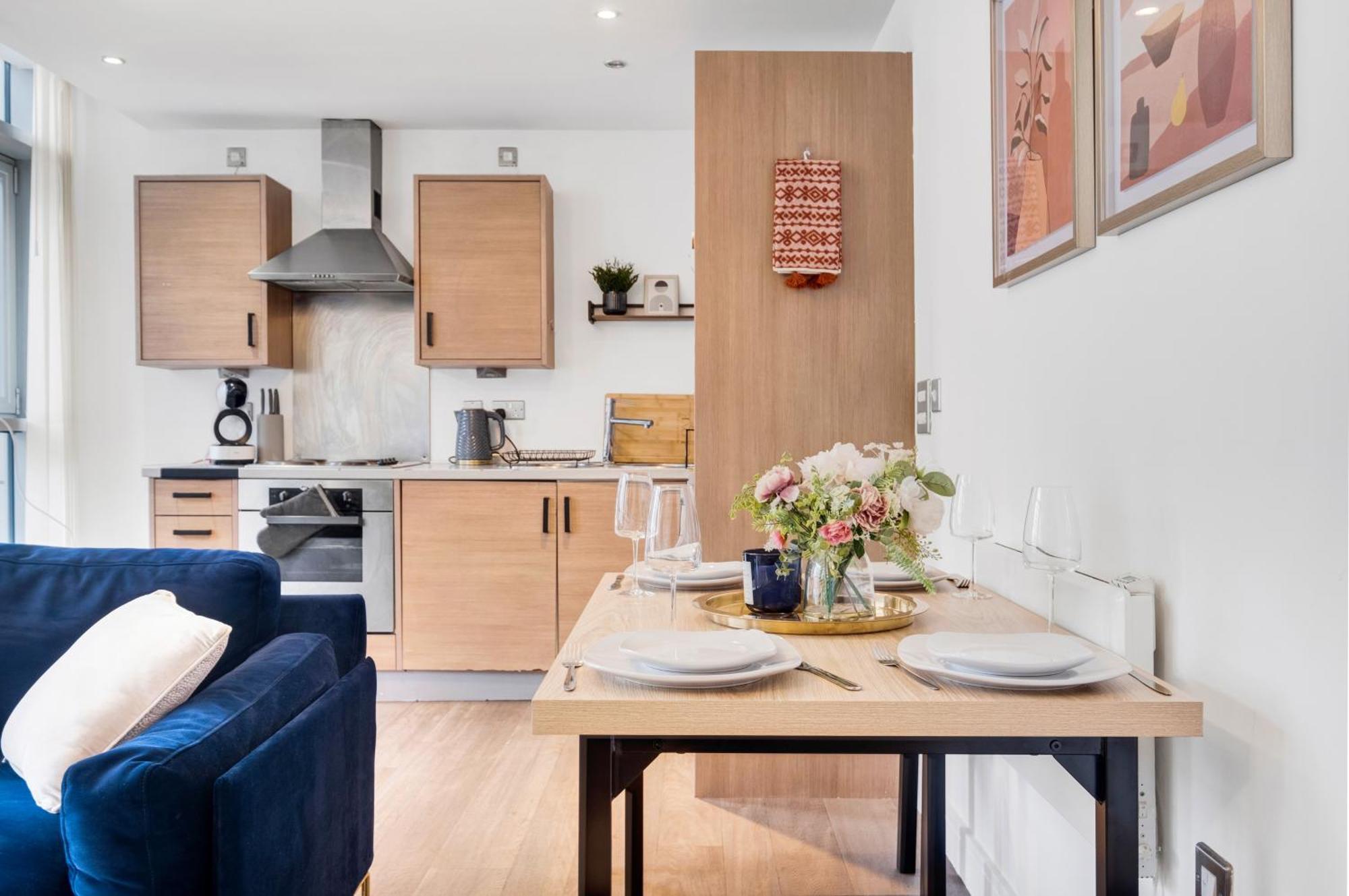 Ultra Stylish 2 Bedroom Apt Centrally Located Бирмингем Экстерьер фото